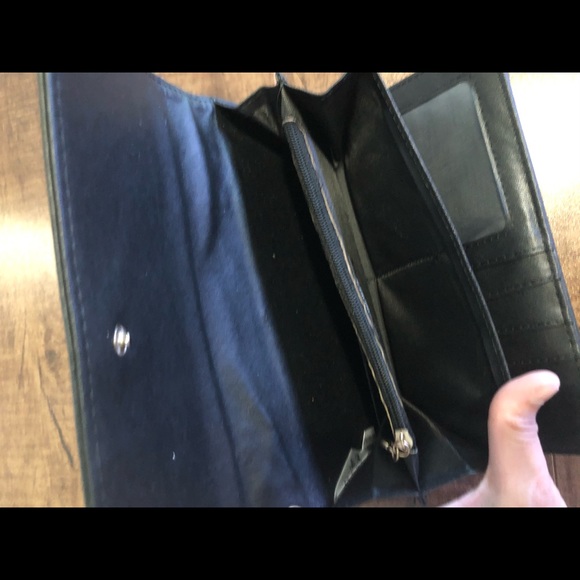 3 items for $10 Ardene Wallet - Picture 6 of 8